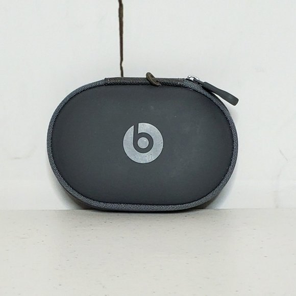 Beats by Dre Other - Beats Zip Around Ear Bud Headphone Storage Travel Hard Shell Case